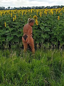 Mature milf in black lingerie