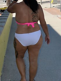 Mademoiselle is masturbating