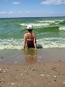 Cock addicted mature gilfs are exposing their sexy curves