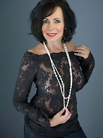 Fresh dame is showing her hot ass