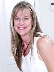 Real older hellcat shows her tricks