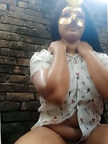 Glamorous aged businesswoman is getting pleasure on cam