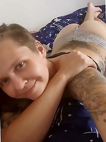 Insatiable dame gets her vagina hammered