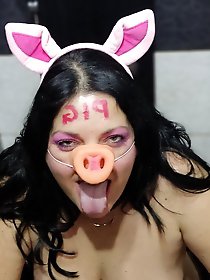 Long-legged aged granny gets her pussy fucked