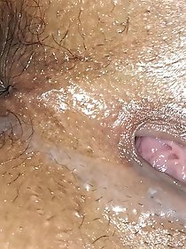 Sonalis sister-in-law exposes her anus