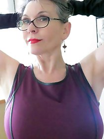 Older cougar in sexy panties