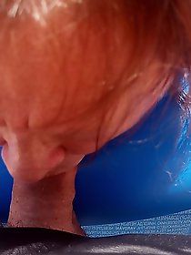 Enjoying oral pleasure beside the swimming pool