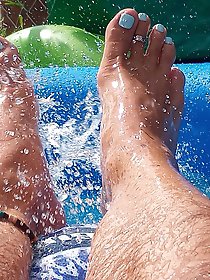 Hydromassage of the feet