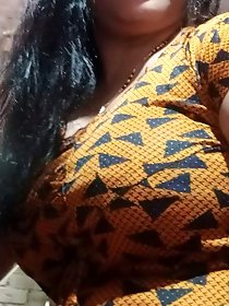 Beautiful mature women are opening their succulent pussies to tempt.